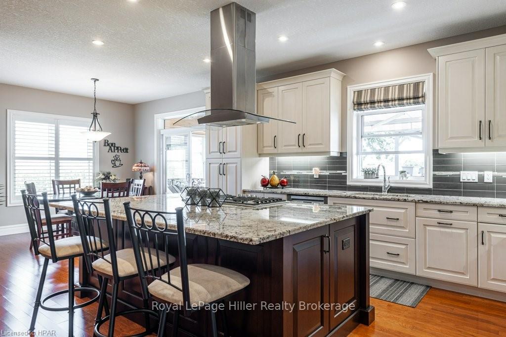 Photo 12 of 34122 Saintsbury Line, Lucan Biddulph, Lucan — HOMEH