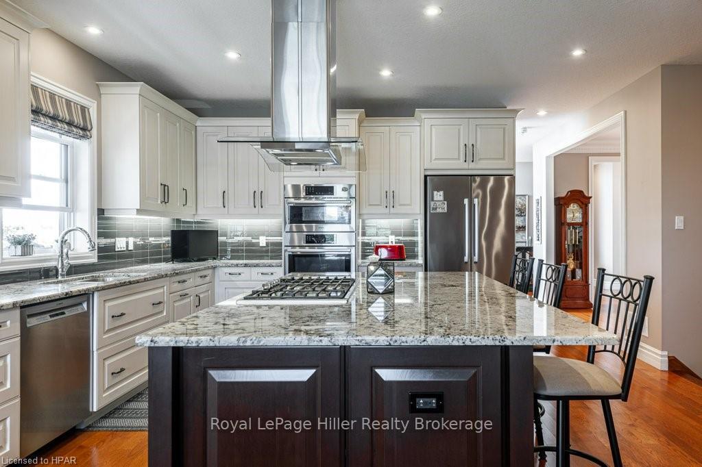 Photo 14 of 34122 Saintsbury Line, Lucan Biddulph, Lucan — HOMEH
