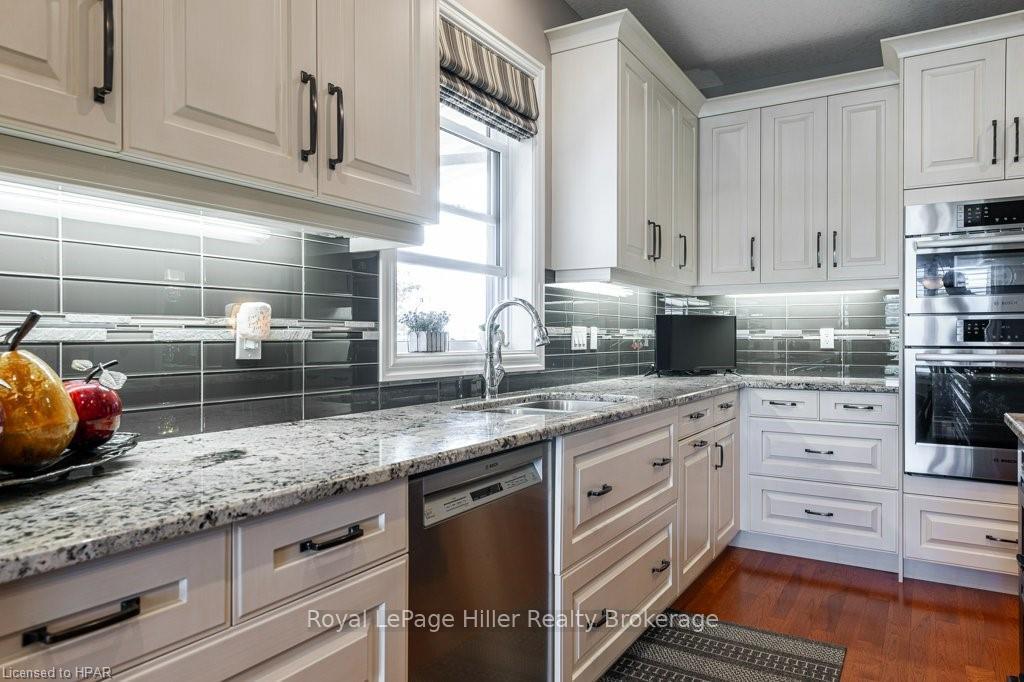 Photo 15 of 34122 Saintsbury Line, Lucan Biddulph, Lucan — HOMEH