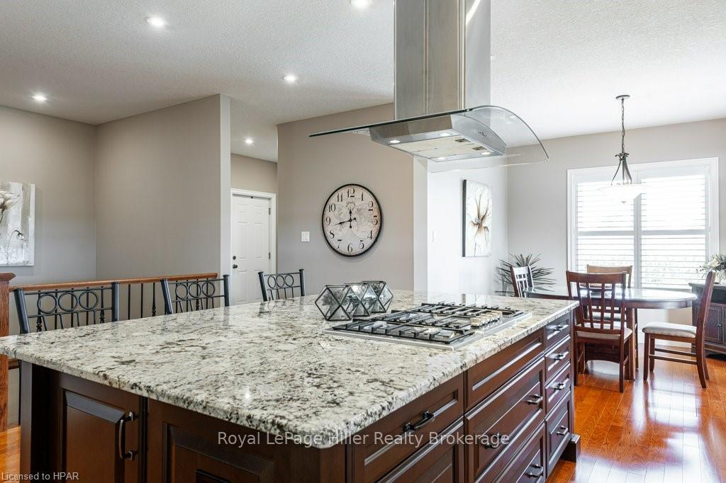 Photo 17 of 34122 Saintsbury Line, Lucan Biddulph, Lucan — HOMEH