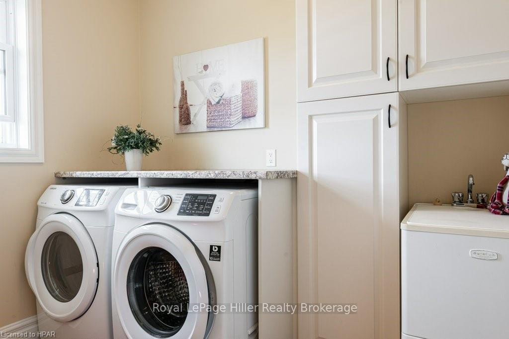 Photo 28 of 34122 Saintsbury Line, Lucan Biddulph, Lucan — HOMEH