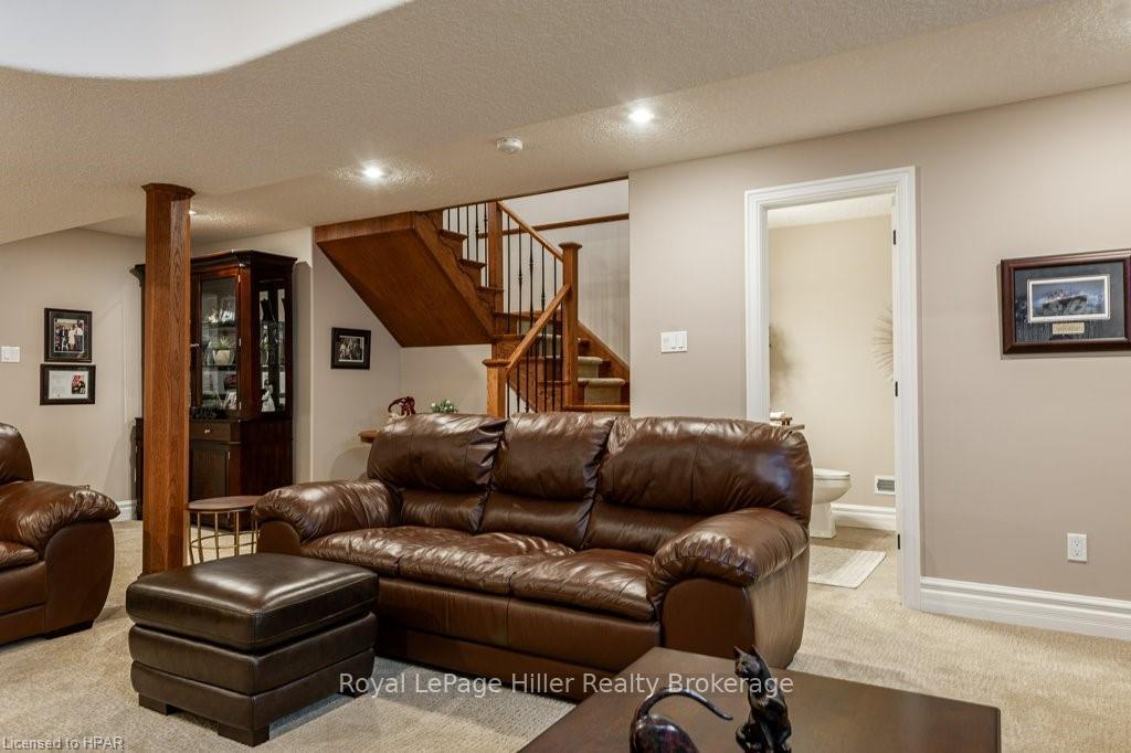 Photo 42 of 34122 Saintsbury Line, Lucan Biddulph, Lucan — HOMEH