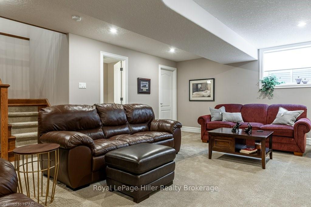 Photo 46 of 34122 Saintsbury Line, Lucan Biddulph, Lucan — HOMEH