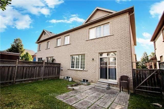 Photo 2 of 40 Summer Mist Crescent, Markham, Cachet — HOMEH