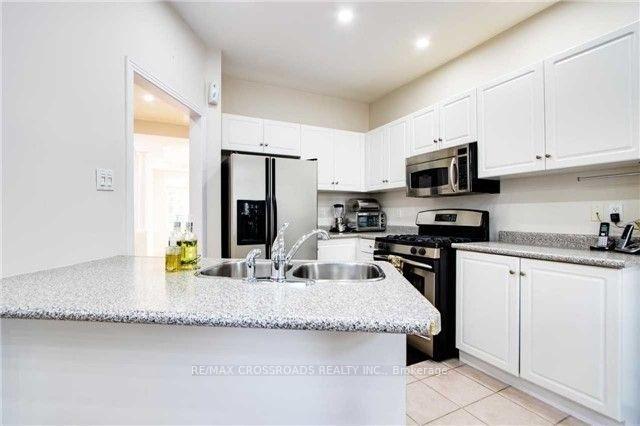Photo 10 of 40 Summer Mist Crescent, Markham, Cachet — HOMEH