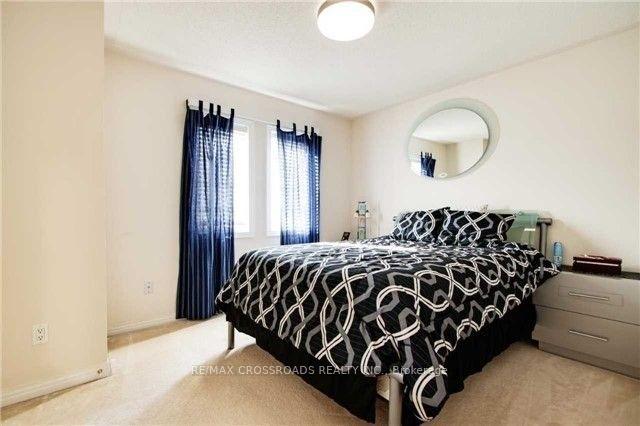 Photo 14 of 40 Summer Mist Crescent, Markham, Cachet — HOMEH