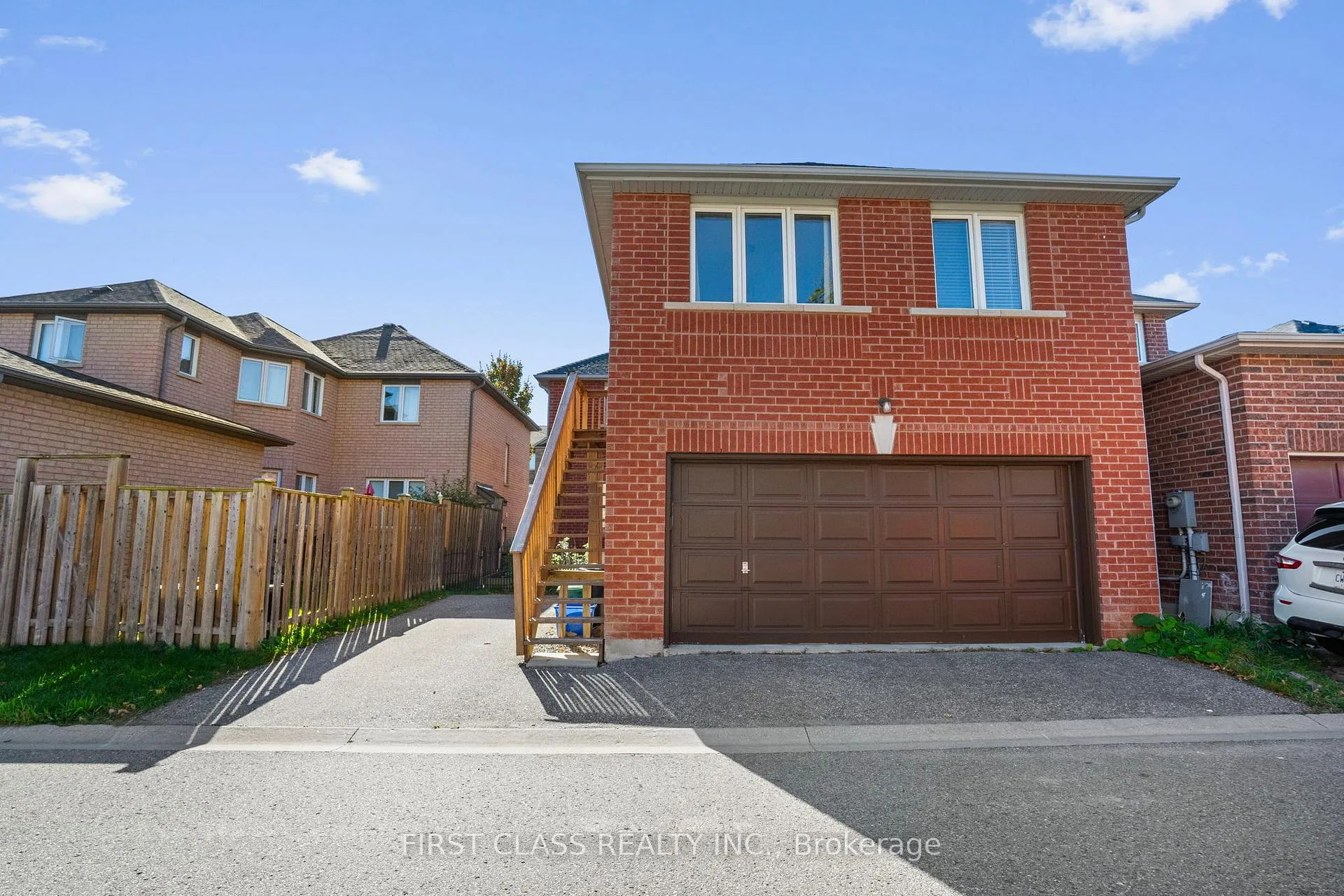 Front of Unit Rear Coach House, 496 White's Hill Avenue