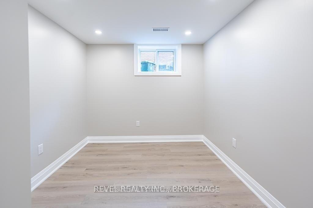 Photo 10 of Unit Lower, 33 Callie Road, Hamilton, Hill Park — HOMEH