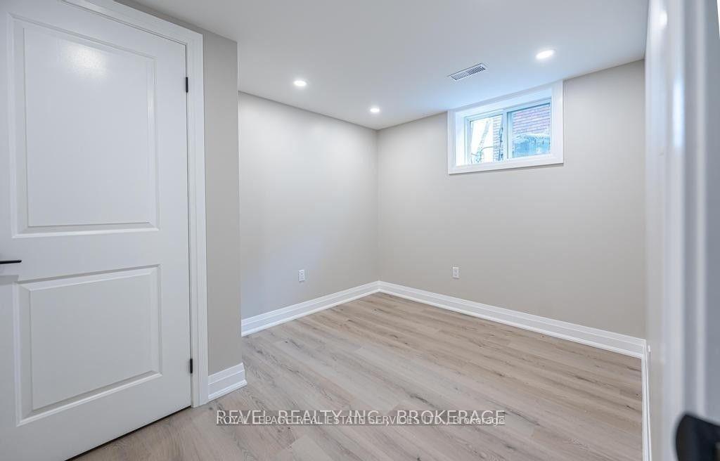 Photo 13 of Unit Lower, 33 Callie Road, Hamilton, Hill Park — HOMEH