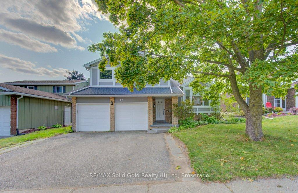 Photo 2 of 47 Winding Way, Kitchener — HOMEH