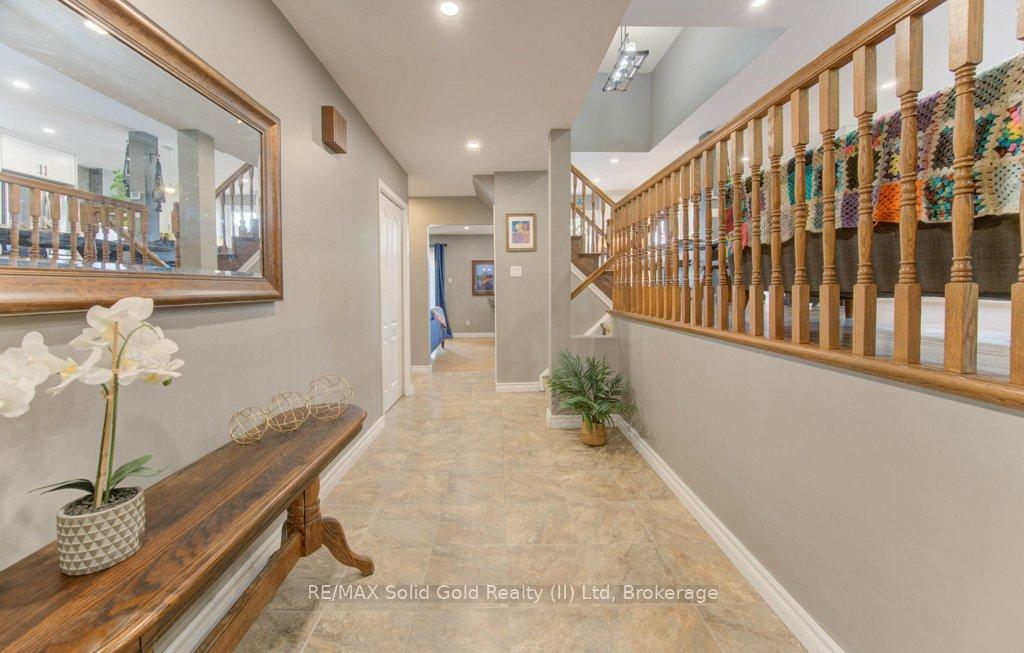 Photo 3 of 47 Winding Way, Kitchener — HOMEH