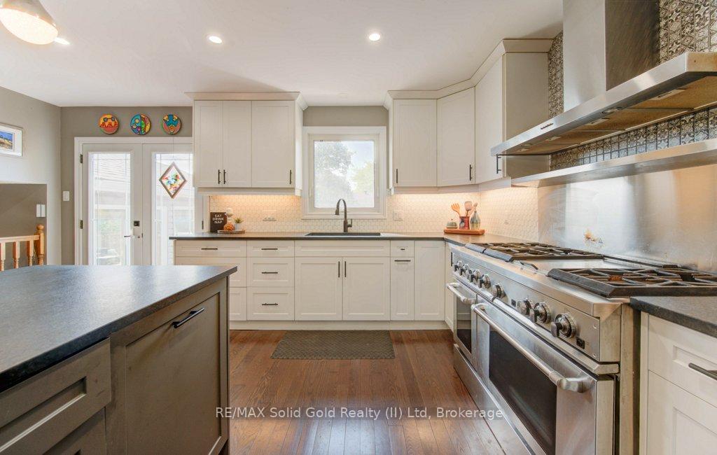 Photo 8 of 47 Winding Way, Kitchener — HOMEH