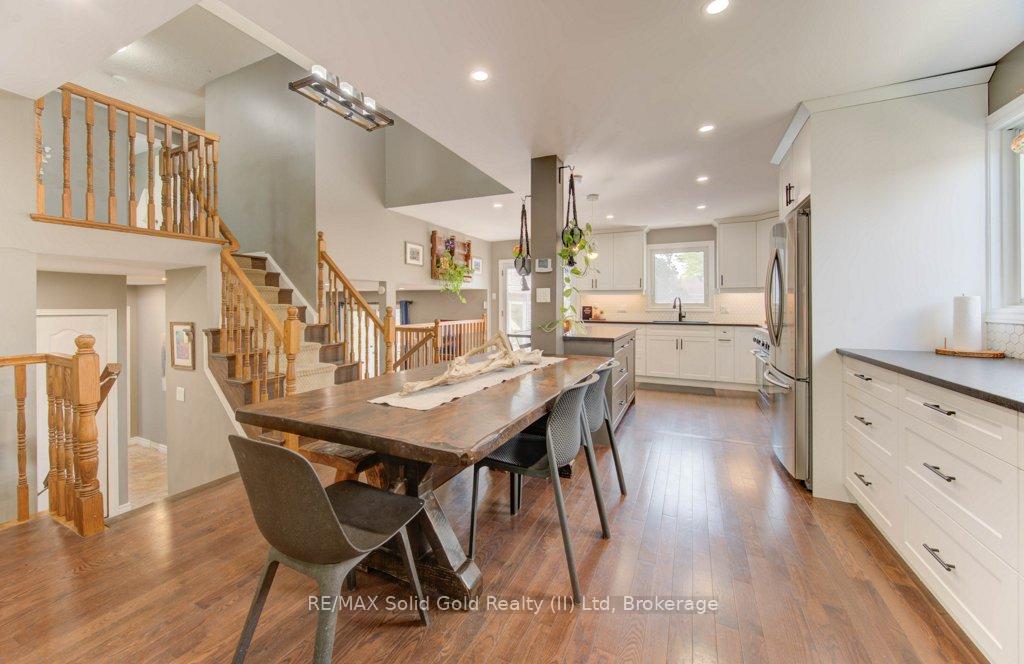 Photo 13 of 47 Winding Way, Kitchener — HOMEH