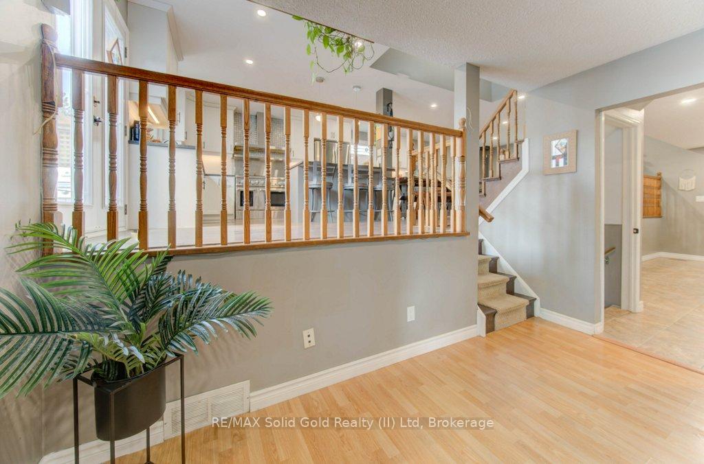 Photo 19 of 47 Winding Way, Kitchener — HOMEH