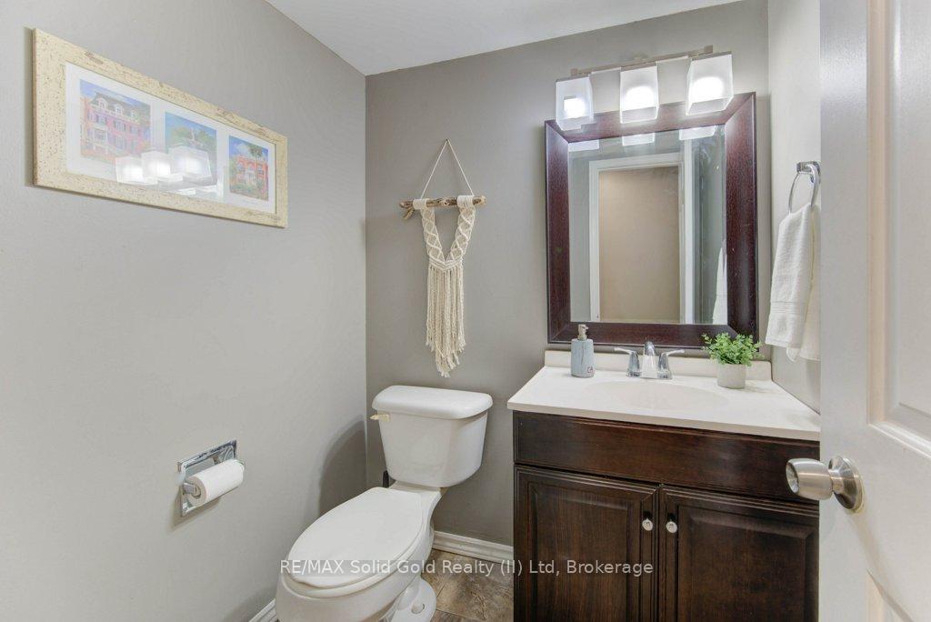 Photo 20 of 47 Winding Way, Kitchener — HOMEH