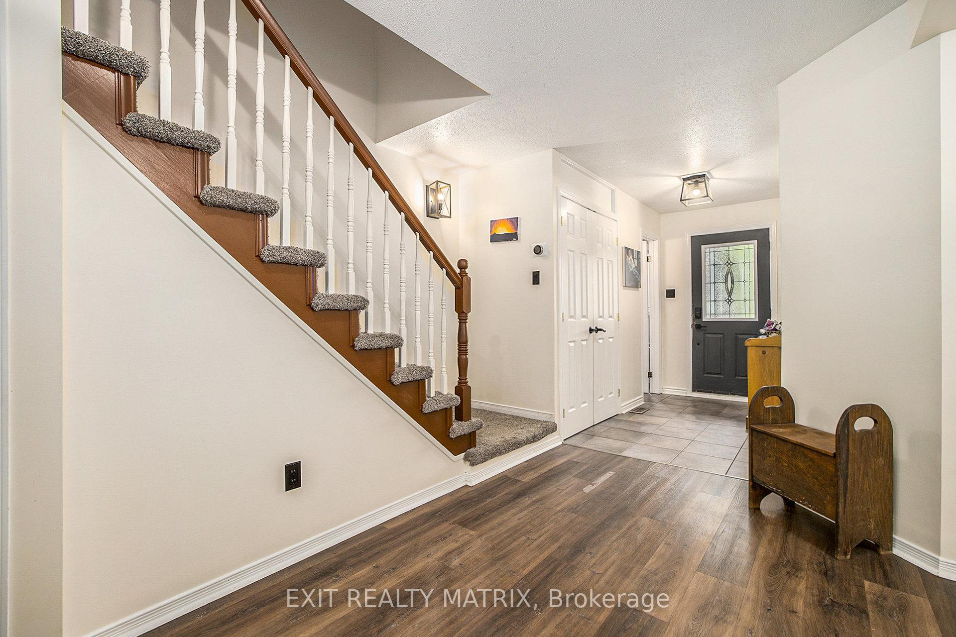 Photo 5 of 51 Peterson Place, Ottawa, Kanata - Katimavik — HOMEH