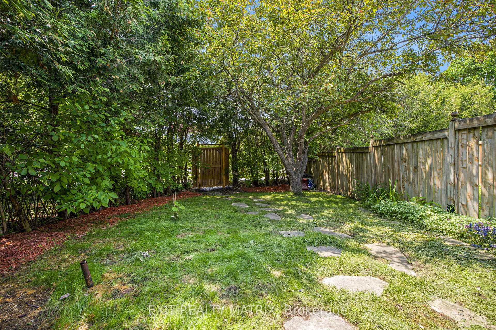 Photo 33 of 51 Peterson Place, Ottawa, Kanata - Katimavik — HOMEH