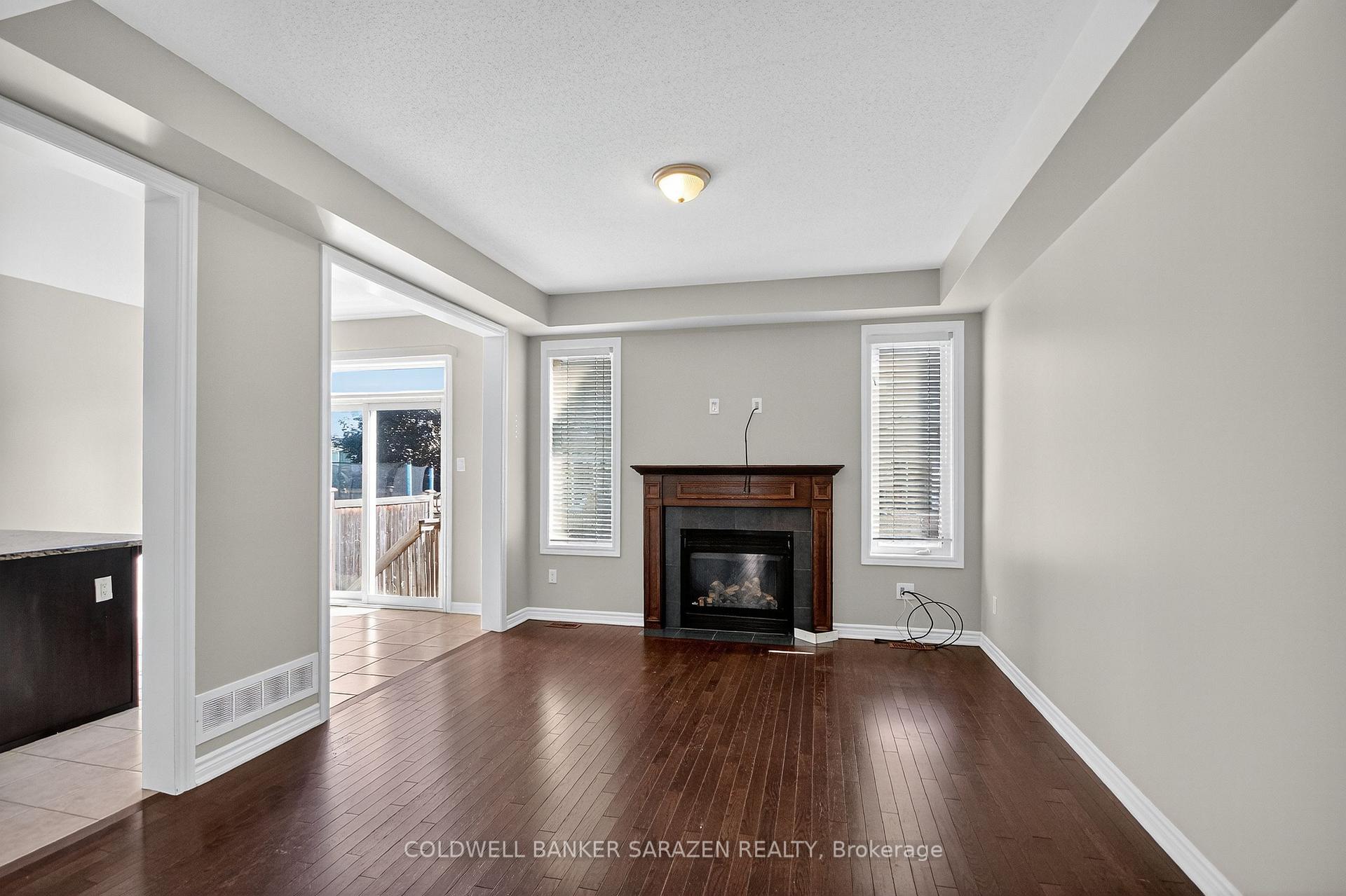 Photo 8 of 343 Autumnfield Drive, Ottawa, Kanata - Emerald Meadows/Trailwest — HOMEH