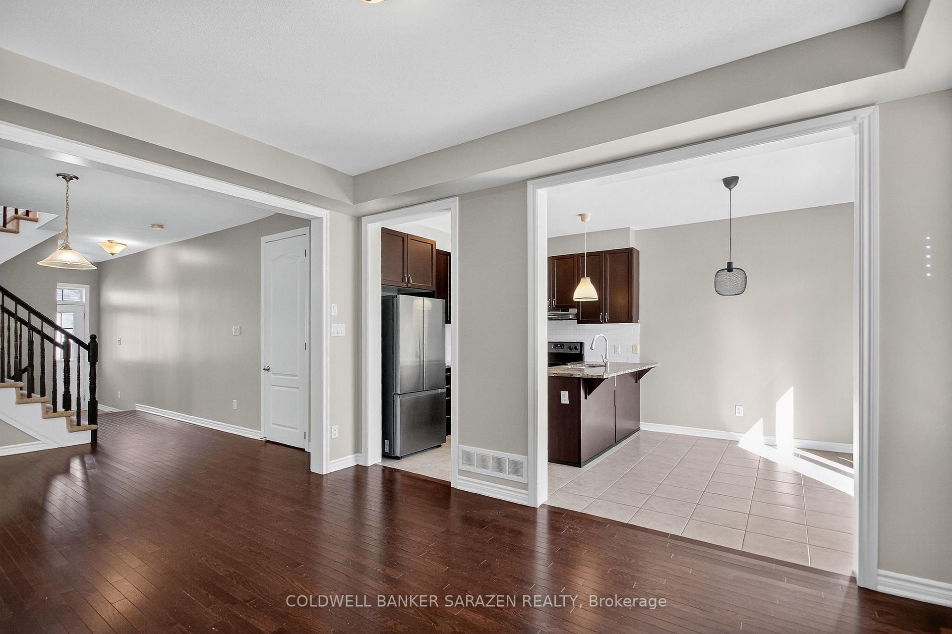 Photo 10 of 343 Autumnfield Drive, Ottawa, Kanata - Emerald Meadows/Trailwest — HOMEH
