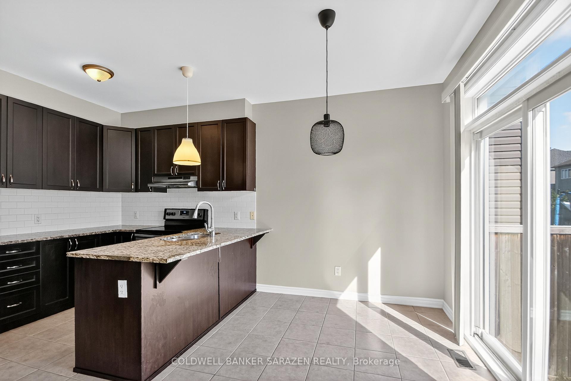 Photo 14 of 343 Autumnfield Drive, Ottawa, Kanata - Emerald Meadows/Trailwest — HOMEH