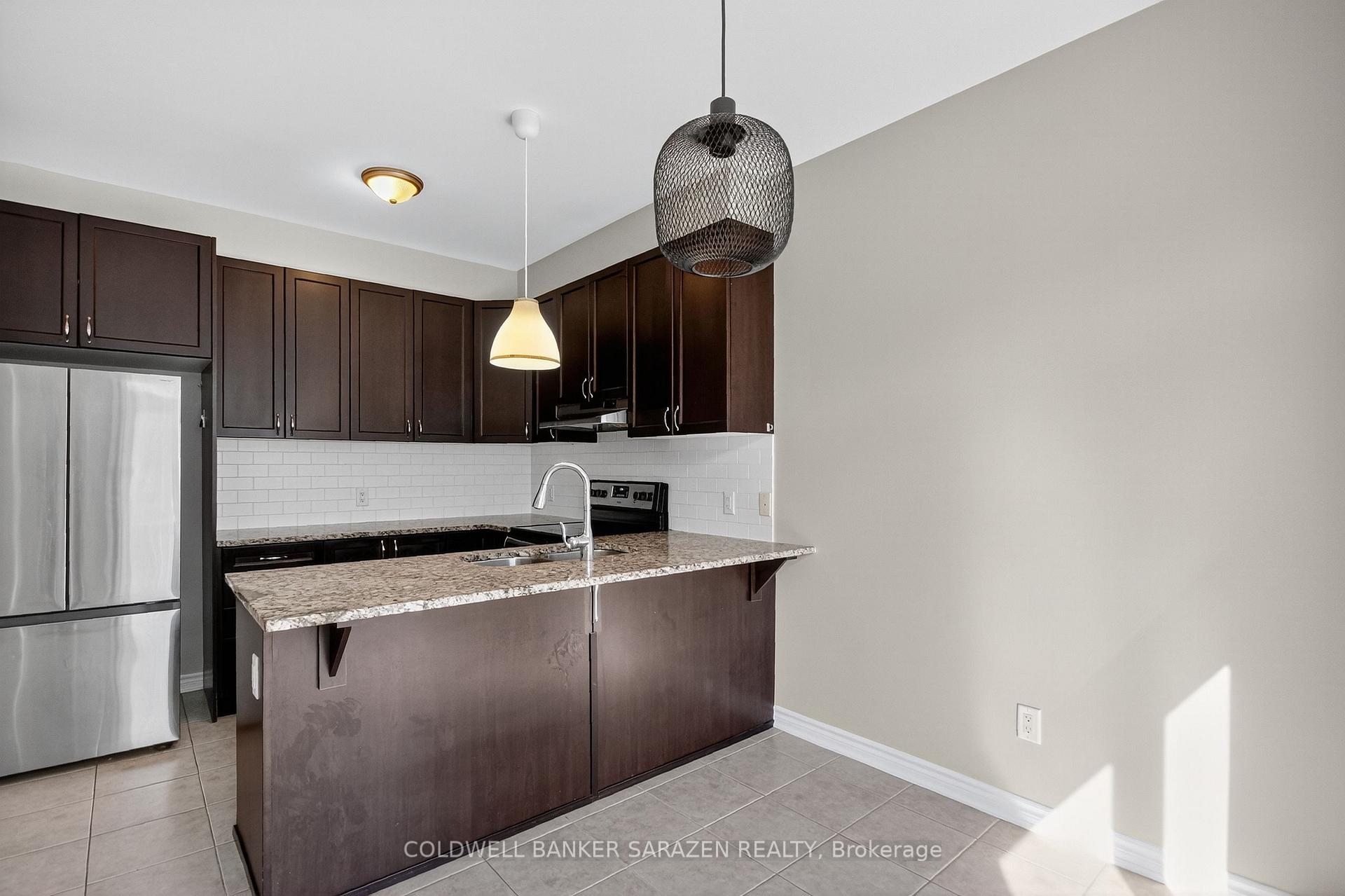 Photo 15 of 343 Autumnfield Drive, Ottawa, Kanata - Emerald Meadows/Trailwest — HOMEH