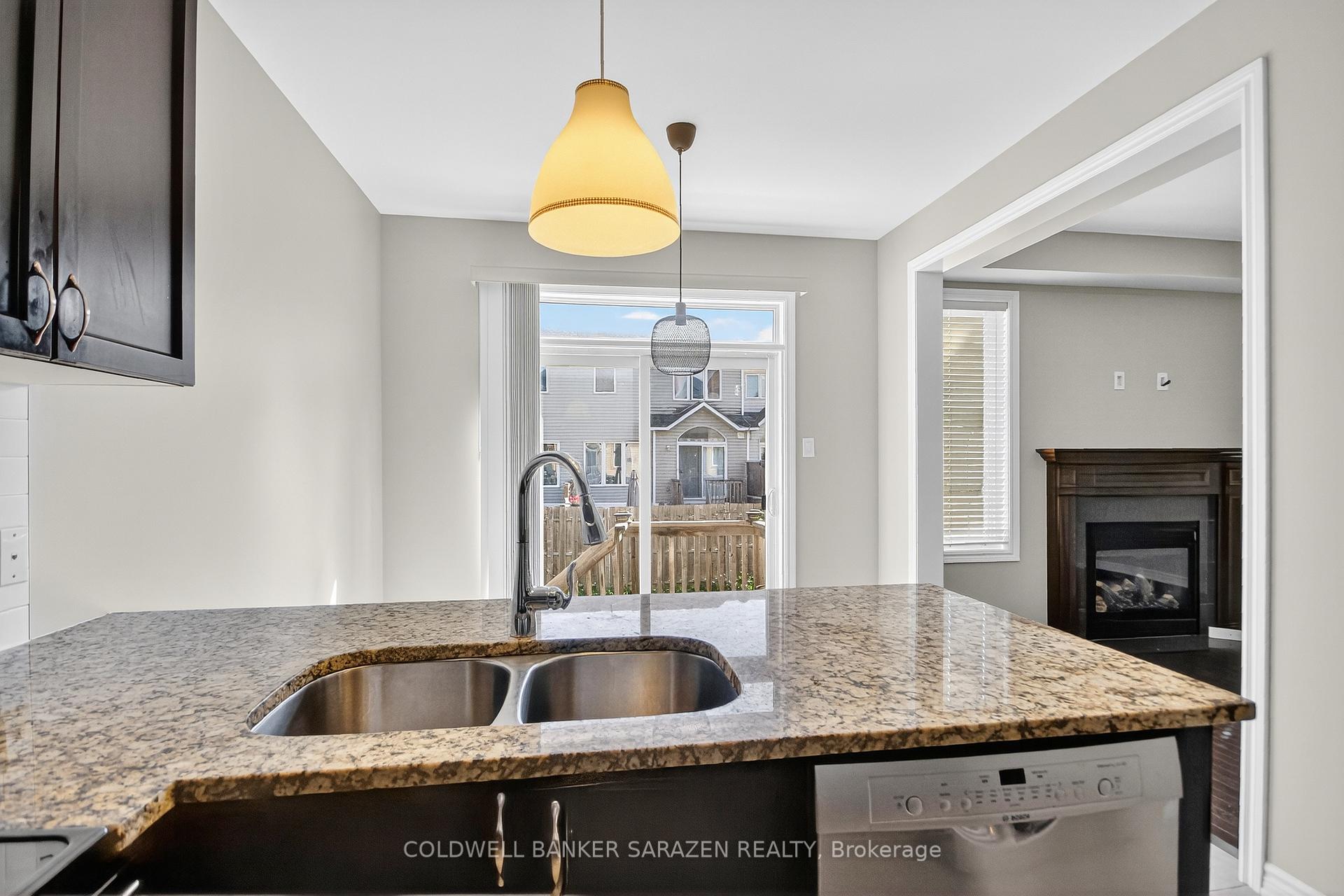 Photo 18 of 343 Autumnfield Drive, Ottawa, Kanata - Emerald Meadows/Trailwest — HOMEH