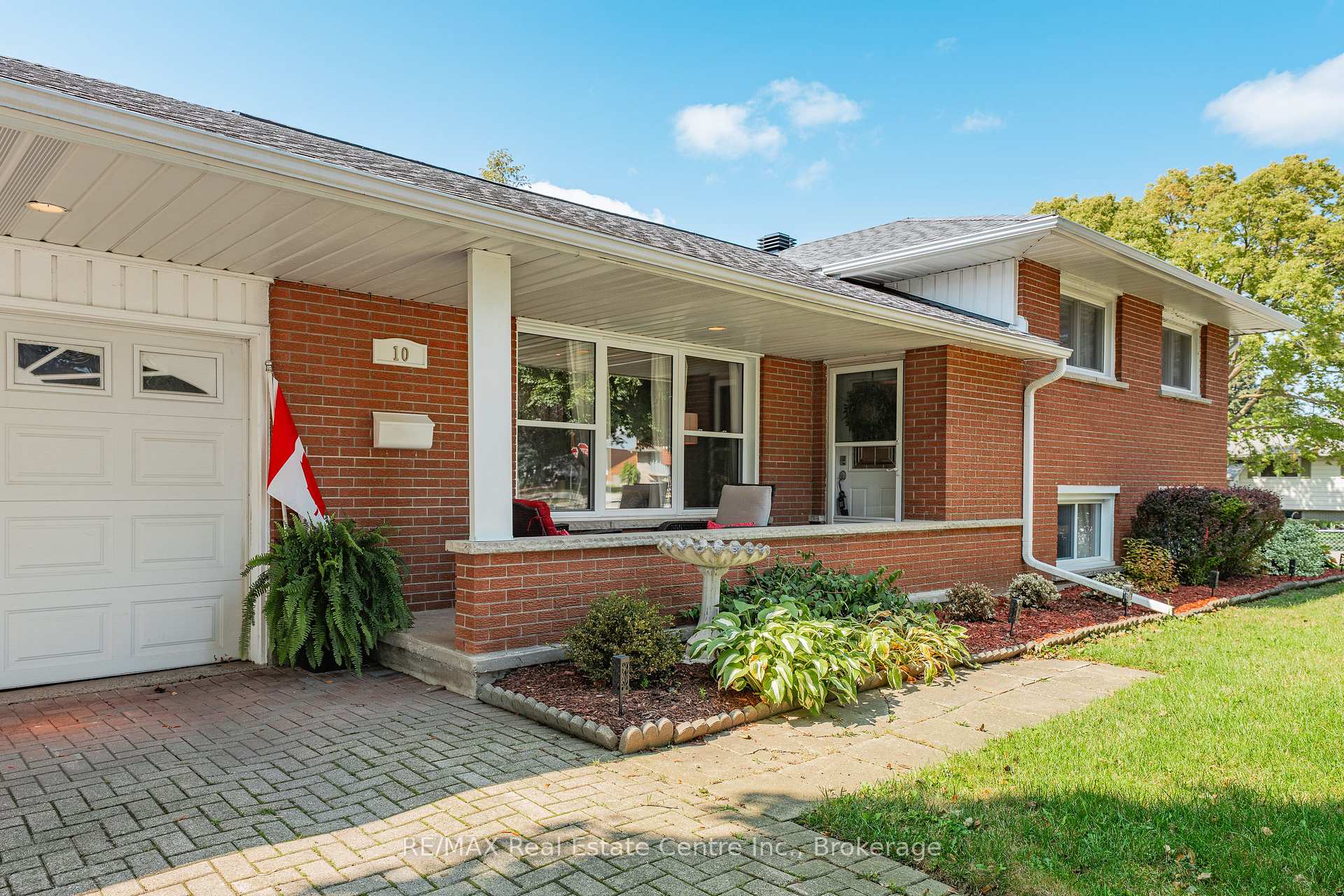 Photo 4 of 10 Inlet Avenue, Kitchener — HOMEH