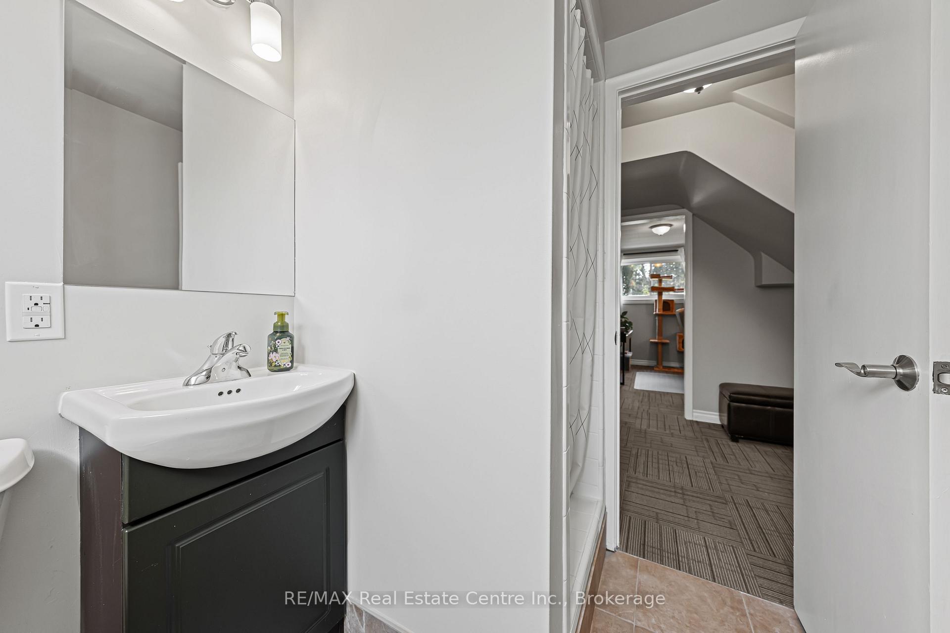 Photo 31 of 10 Inlet Avenue, Kitchener — HOMEH