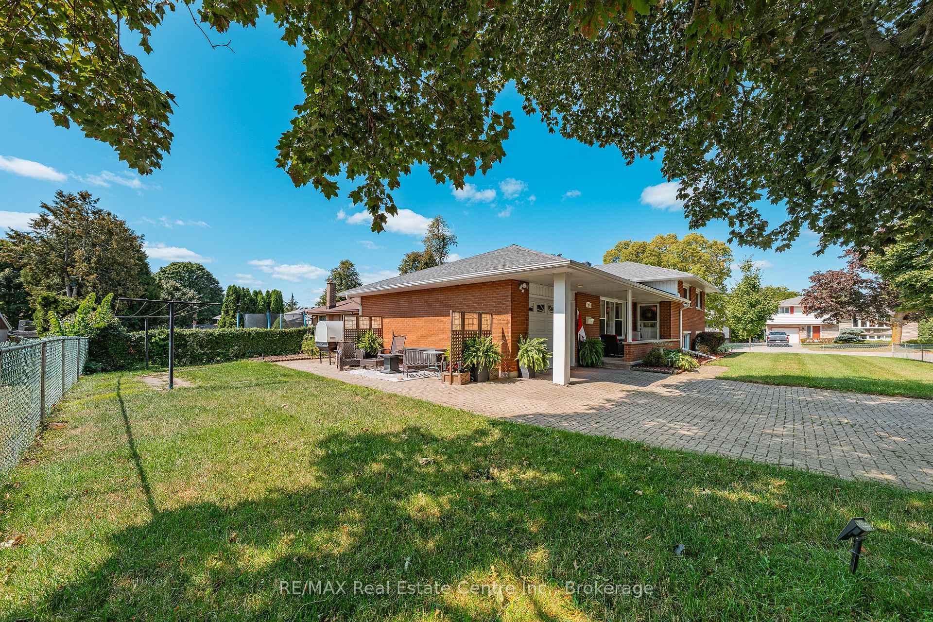 Photo 33 of 10 Inlet Avenue, Kitchener — HOMEH