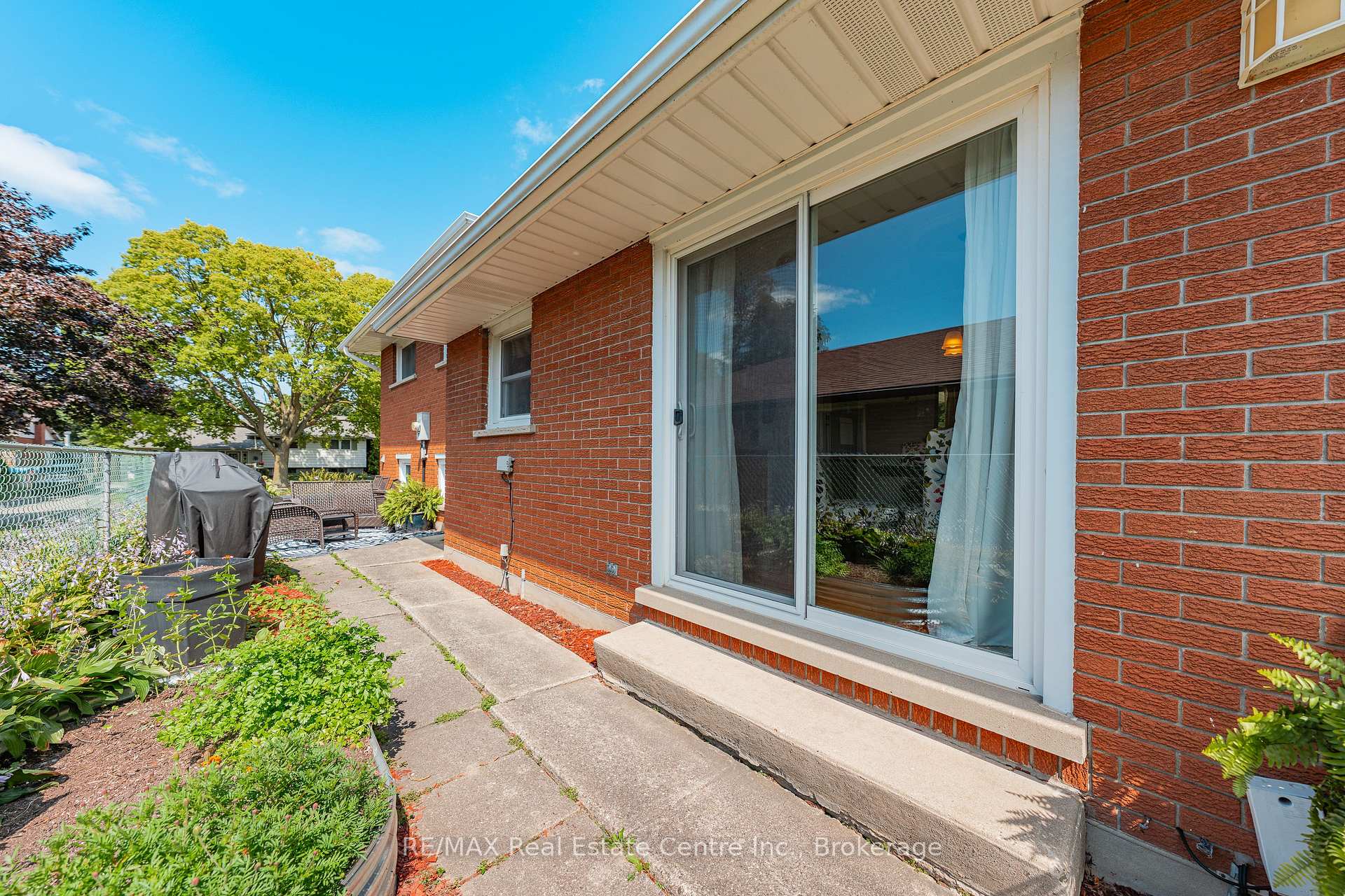 Photo 36 of 10 Inlet Avenue, Kitchener — HOMEH