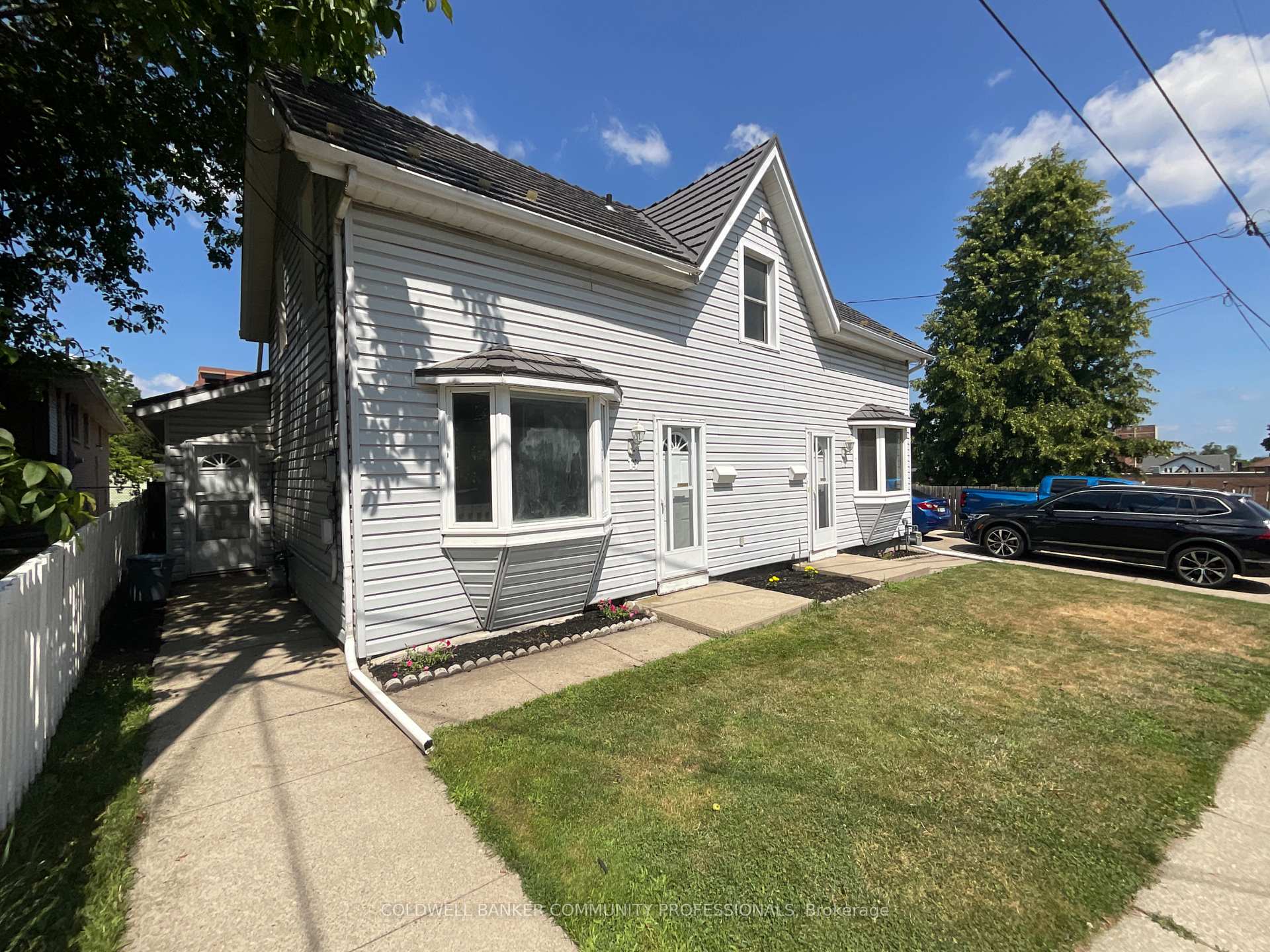 Photo 1 of 14 Elm Avenue, Hamilton, Stoney Creek — HOMEH