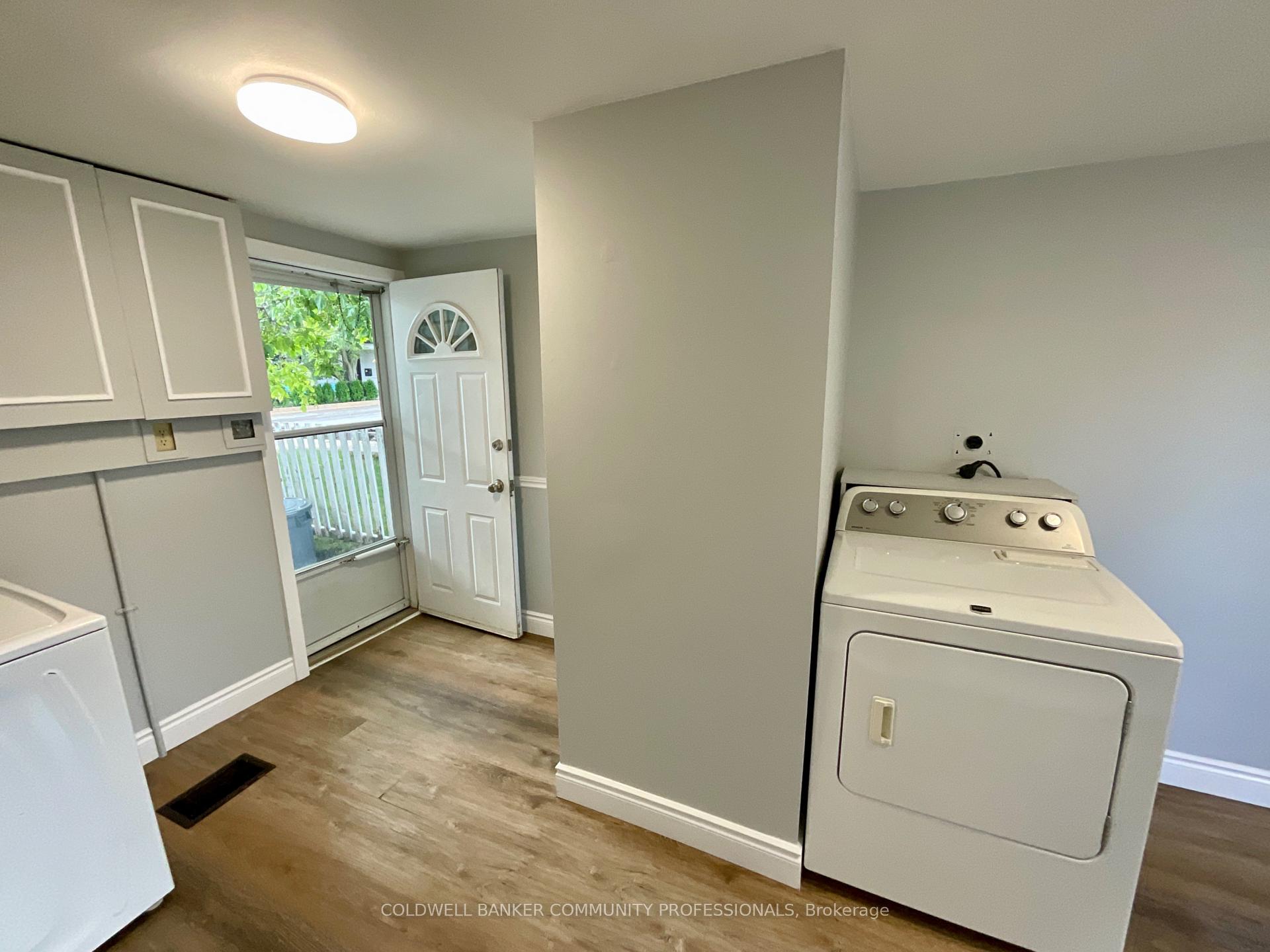 Photo 4 of 14 Elm Avenue, Hamilton, Stoney Creek — HOMEH