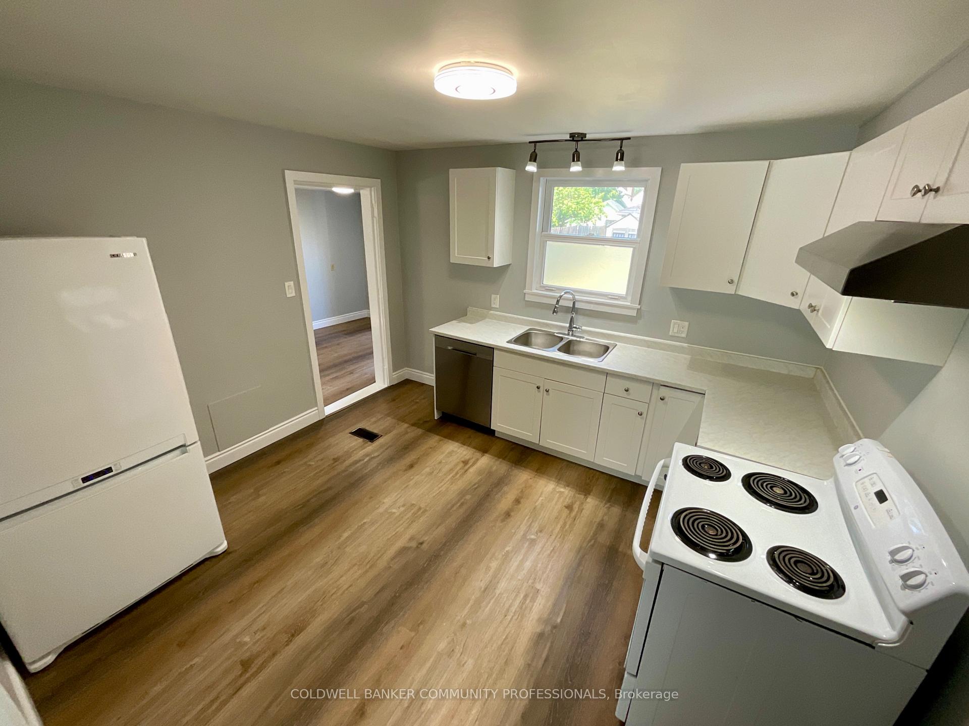 Photo 6 of 14 Elm Avenue, Hamilton, Stoney Creek — HOMEH