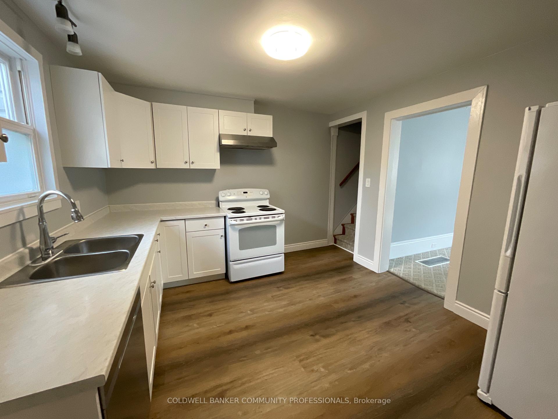 Photo 7 of 14 Elm Avenue, Hamilton, Stoney Creek — HOMEH