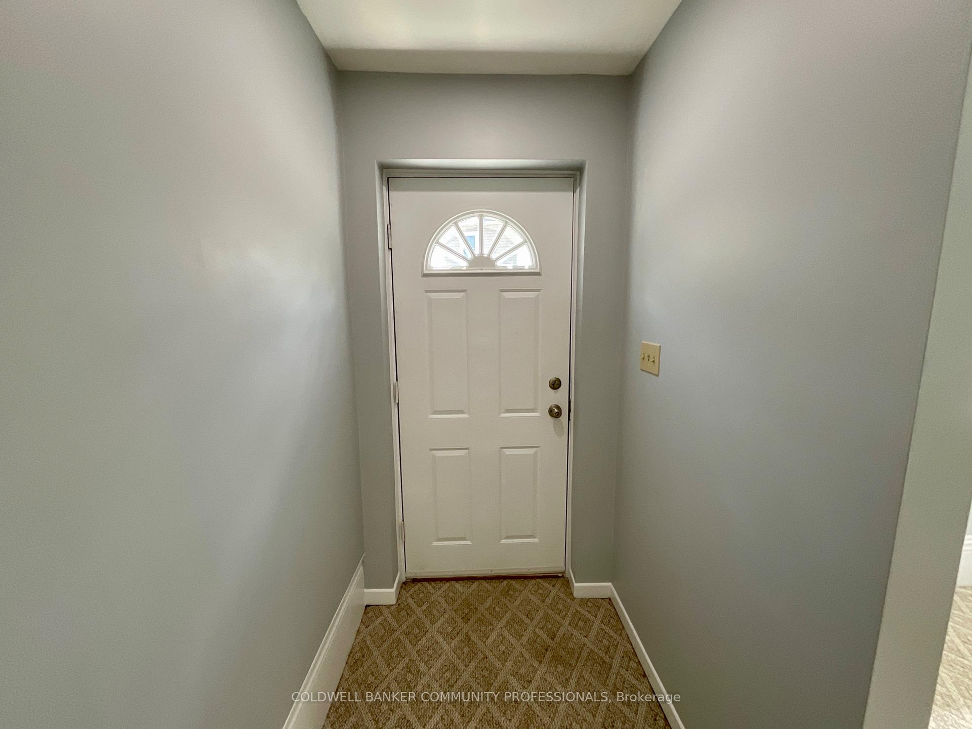 Photo 10 of 14 Elm Avenue, Hamilton, Stoney Creek — HOMEH