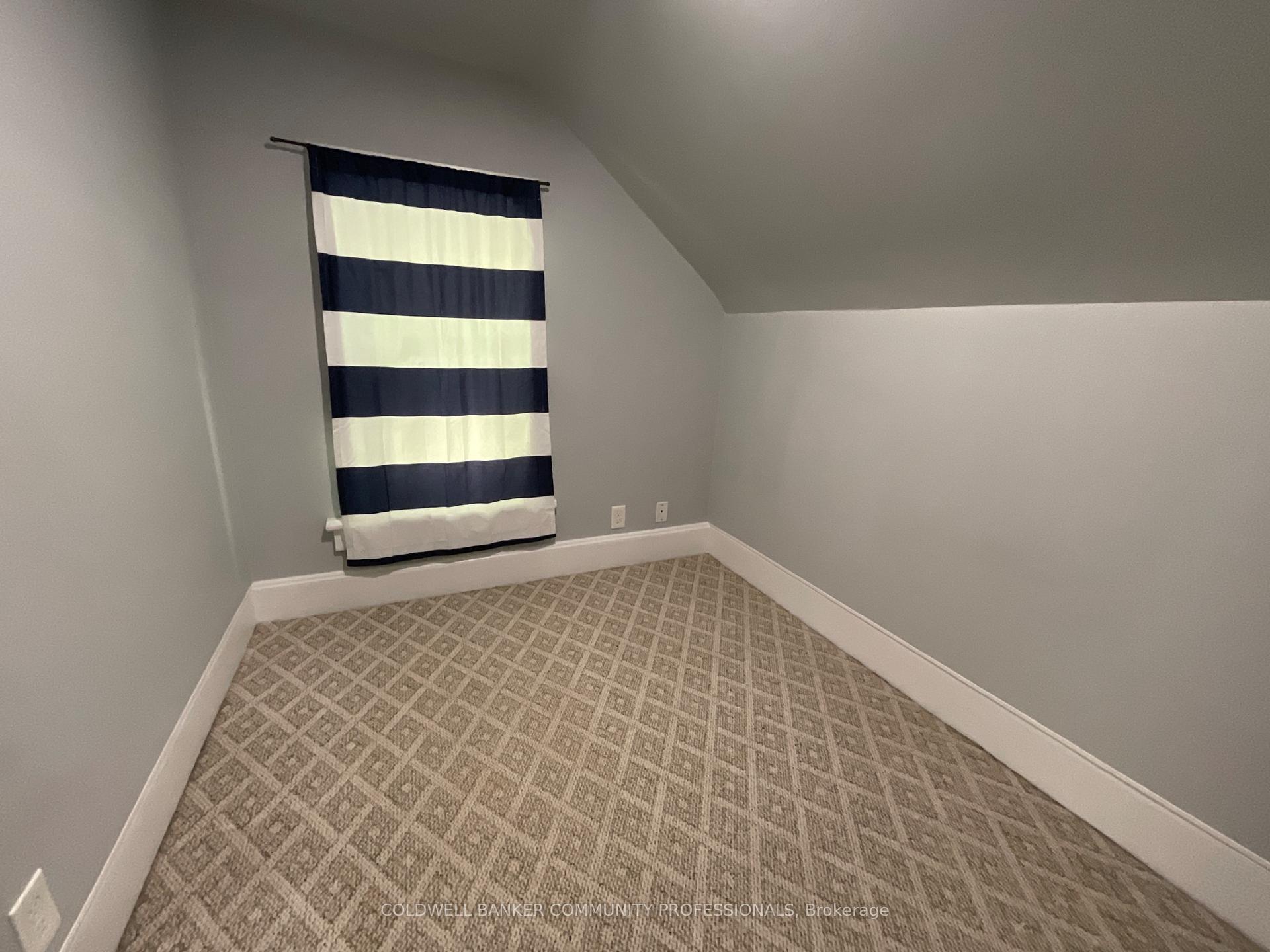 Photo 14 of 14 Elm Avenue, Hamilton, Stoney Creek — HOMEH