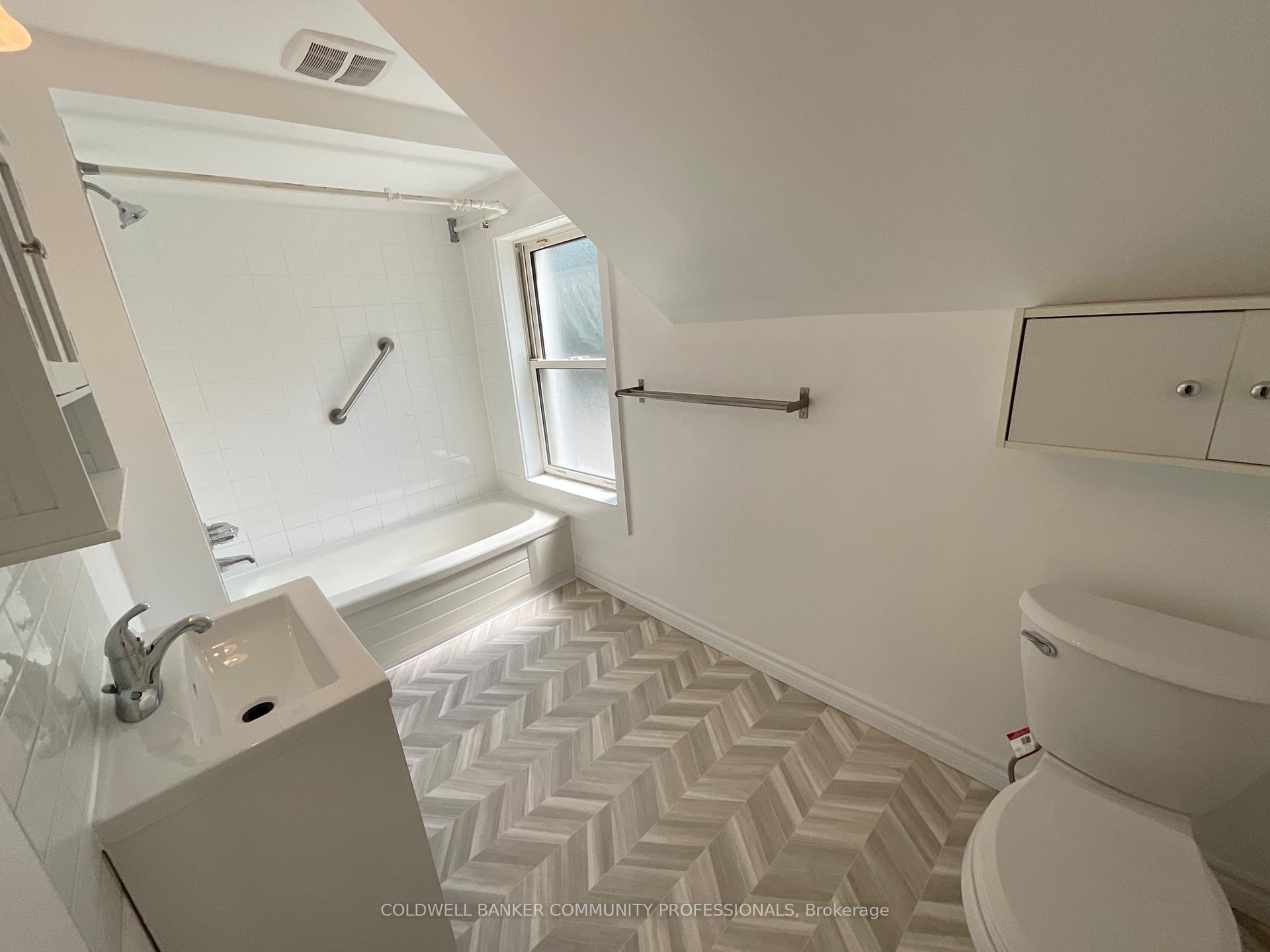 Photo 16 of 14 Elm Avenue, Hamilton, Stoney Creek — HOMEH