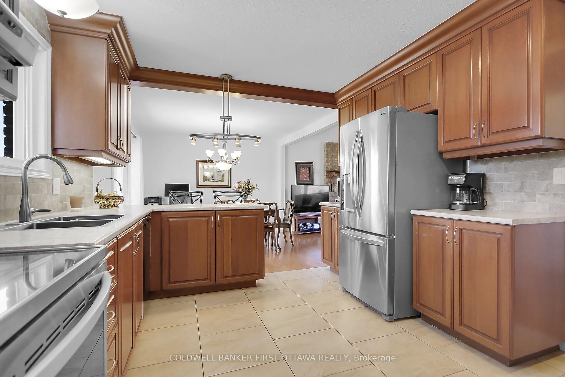 Photo 8 of 2313 Edward Kidd Crescent, Ottawa, North Gower — HOMEH