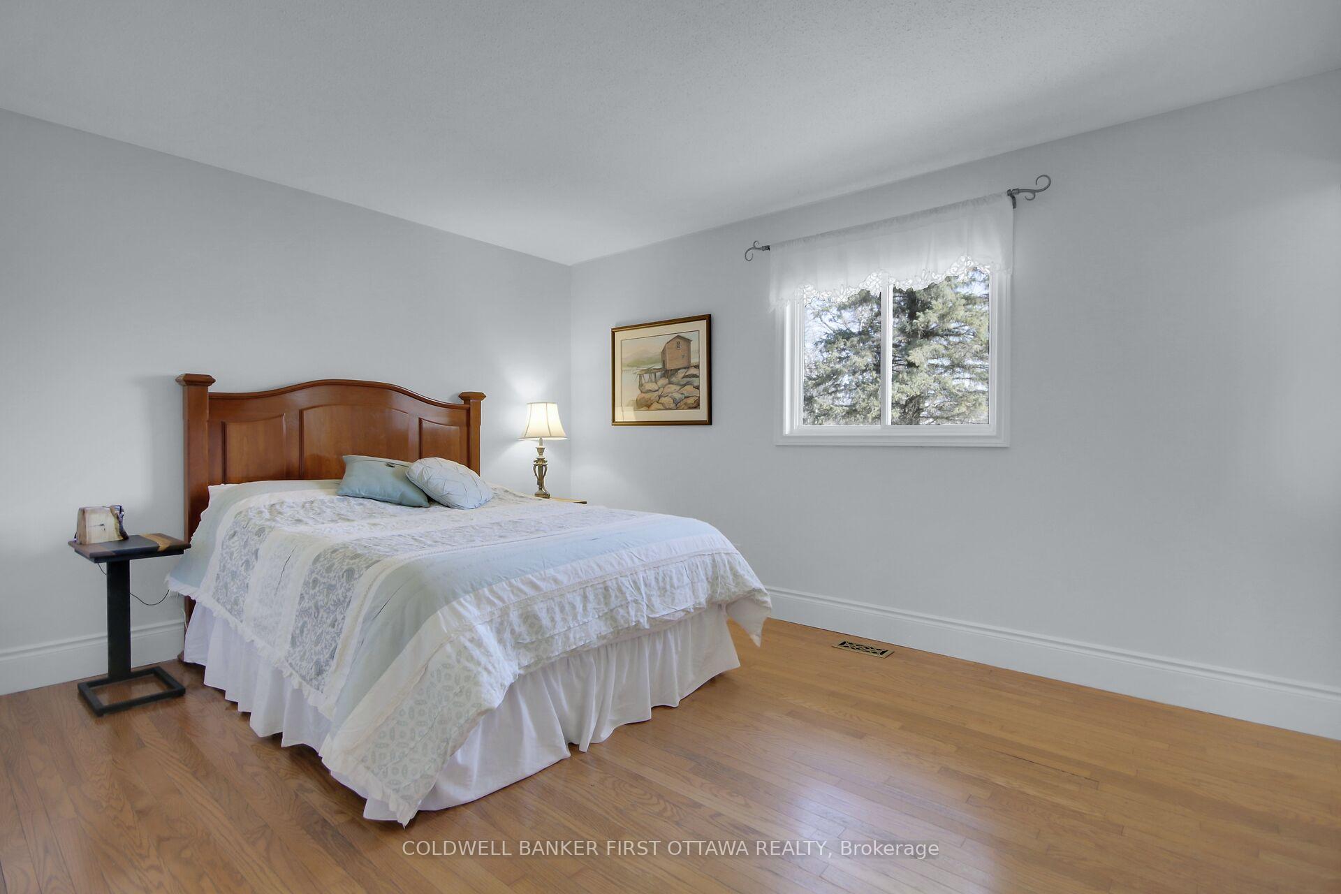 Photo 11 of 2313 Edward Kidd Crescent, Ottawa, North Gower — HOMEH