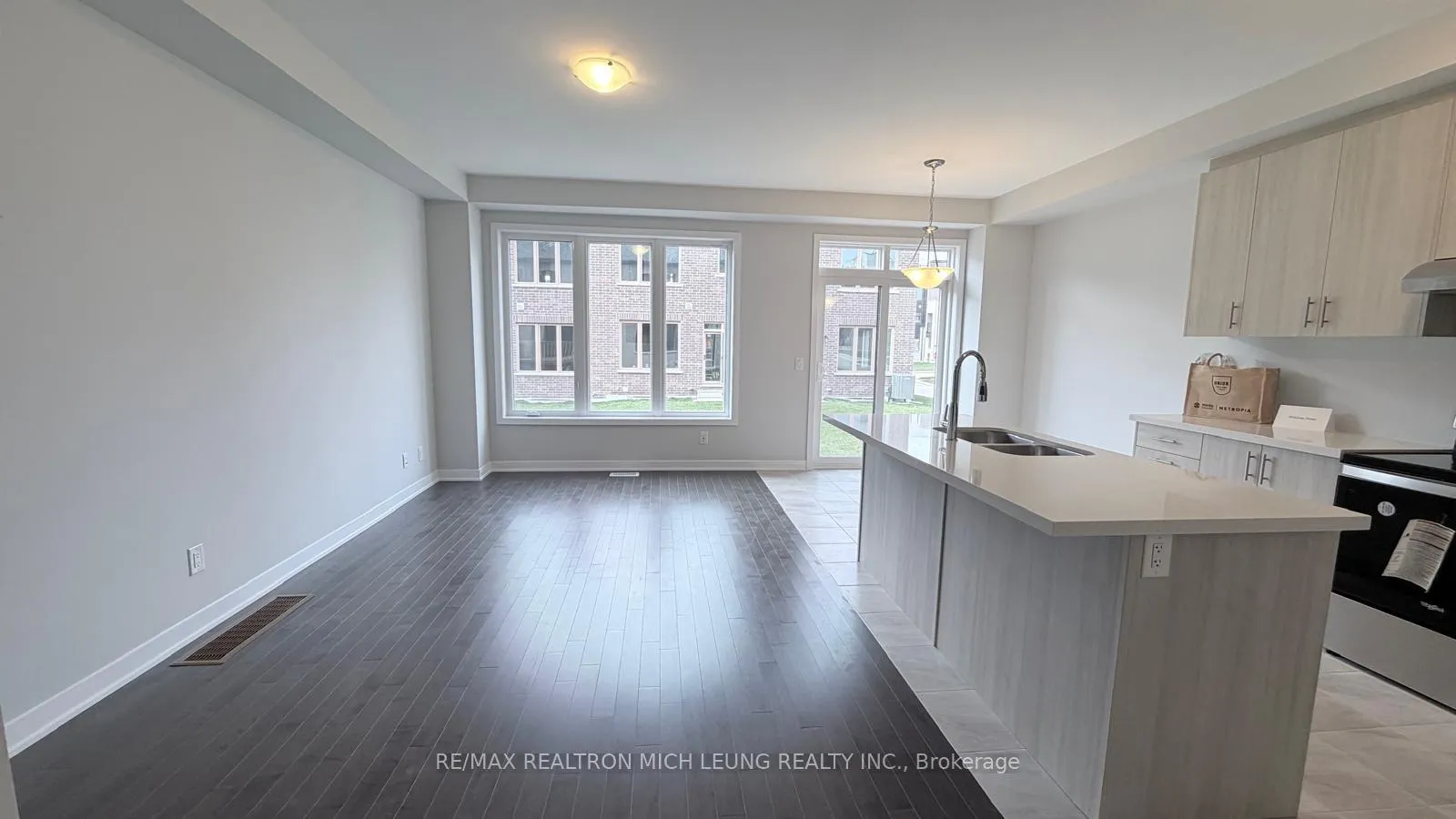 Photo 3 of 16 Harvey bunker Crescent, Markham, Angus Glen — HOMEH