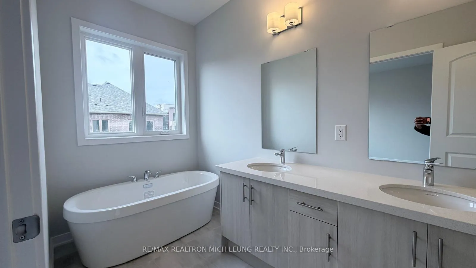 Photo 14 of 16 Harvey bunker Crescent, Markham, Angus Glen — HOMEH