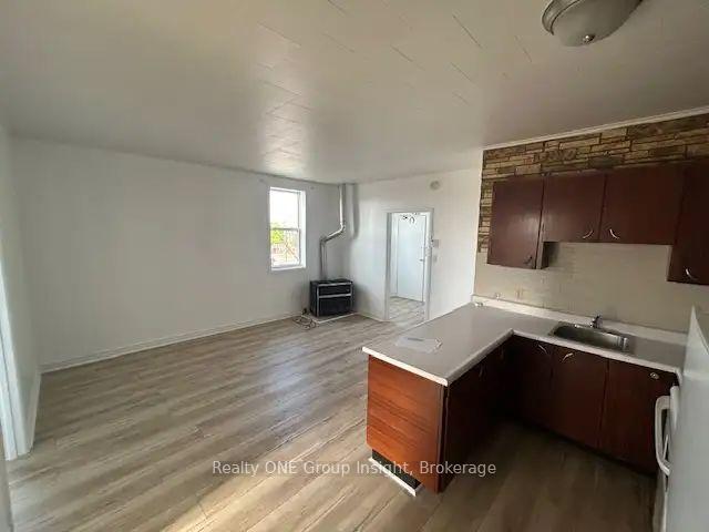 Front of Unit #2, 279 Kensington Avenue N