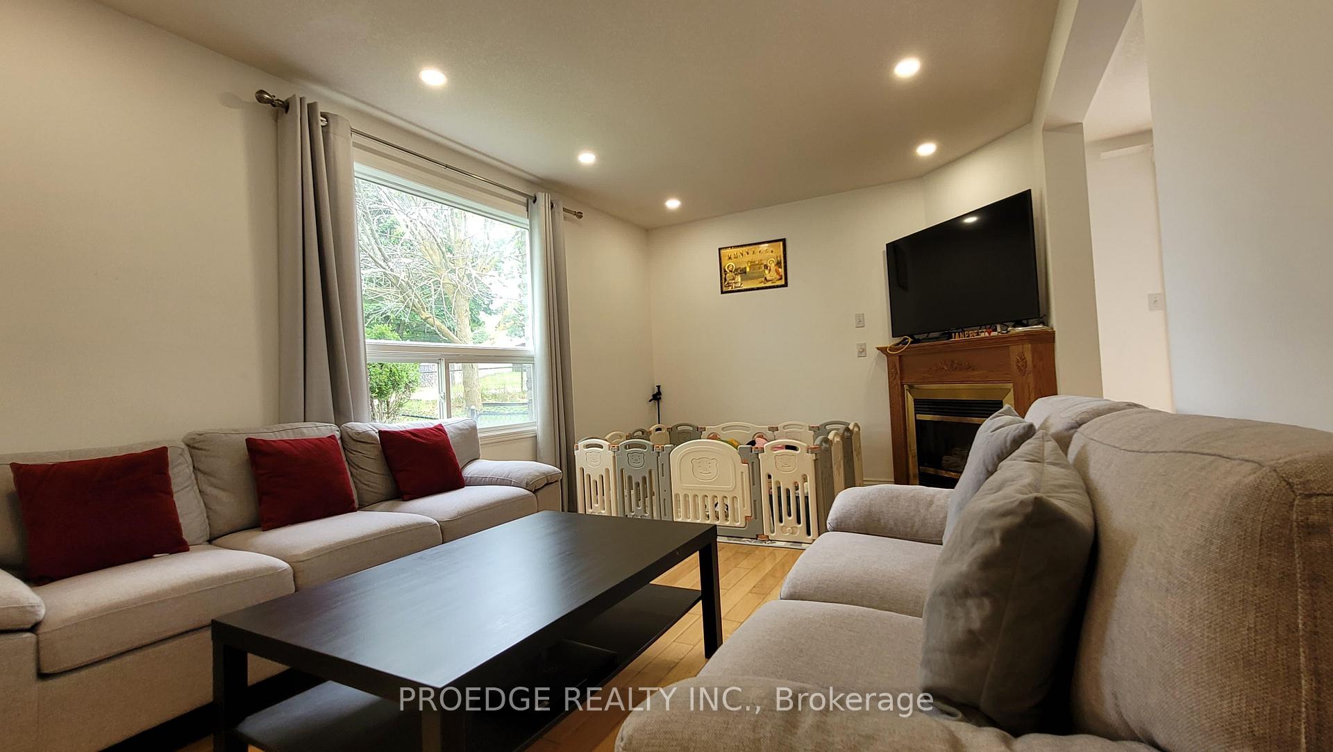 Photo 5 of Unit Upper level Unit, 512 Westforest Trail, Kitchener, Forest Heights — HOMEH