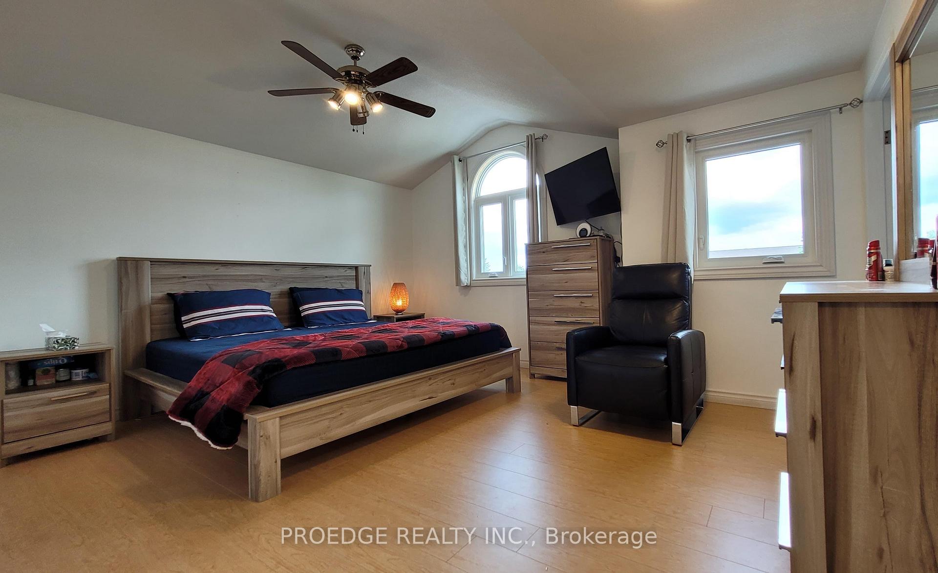 Photo 10 of Unit Upper level Unit, 512 Westforest Trail, Kitchener, Forest Heights — HOMEH