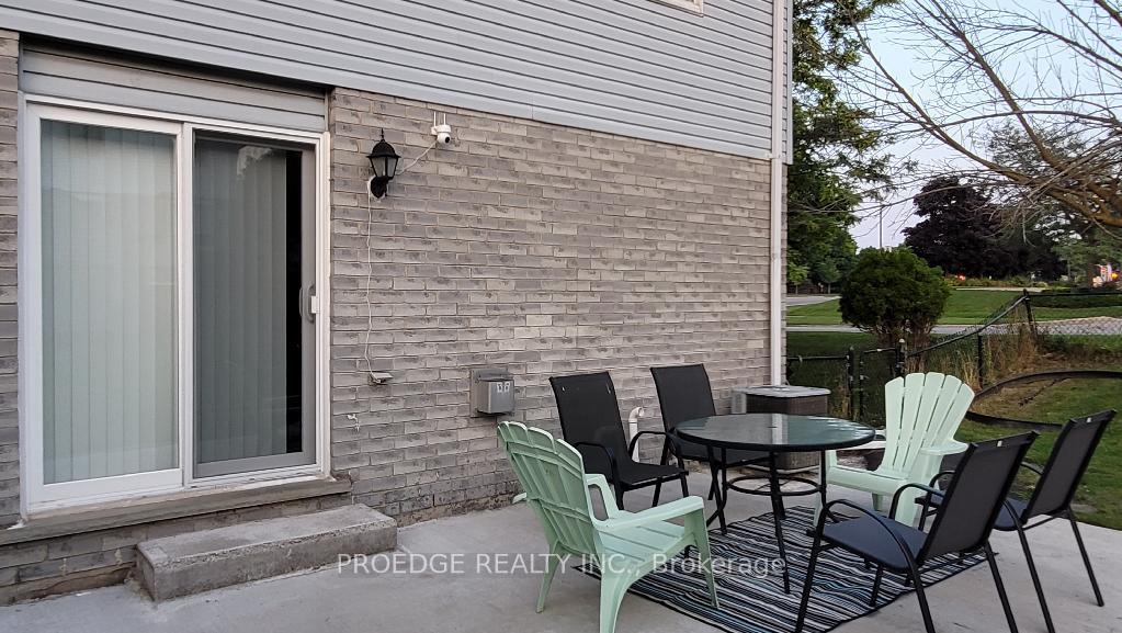 Photo 18 of Unit Upper level Unit, 512 Westforest Trail, Kitchener, Forest Heights — HOMEH