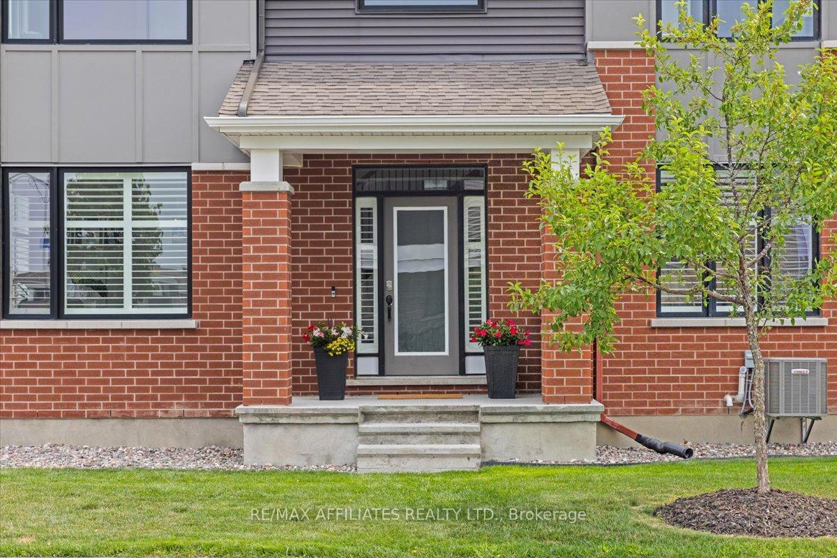 Photo 3 of 753 Brittanic Road, Ottawa, Kanata - Emerald Meadows/Trailwest — HOMEH