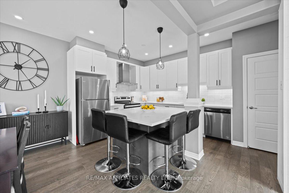 Photo 10 of 753 Brittanic Road, Ottawa, Kanata - Emerald Meadows/Trailwest — HOMEH