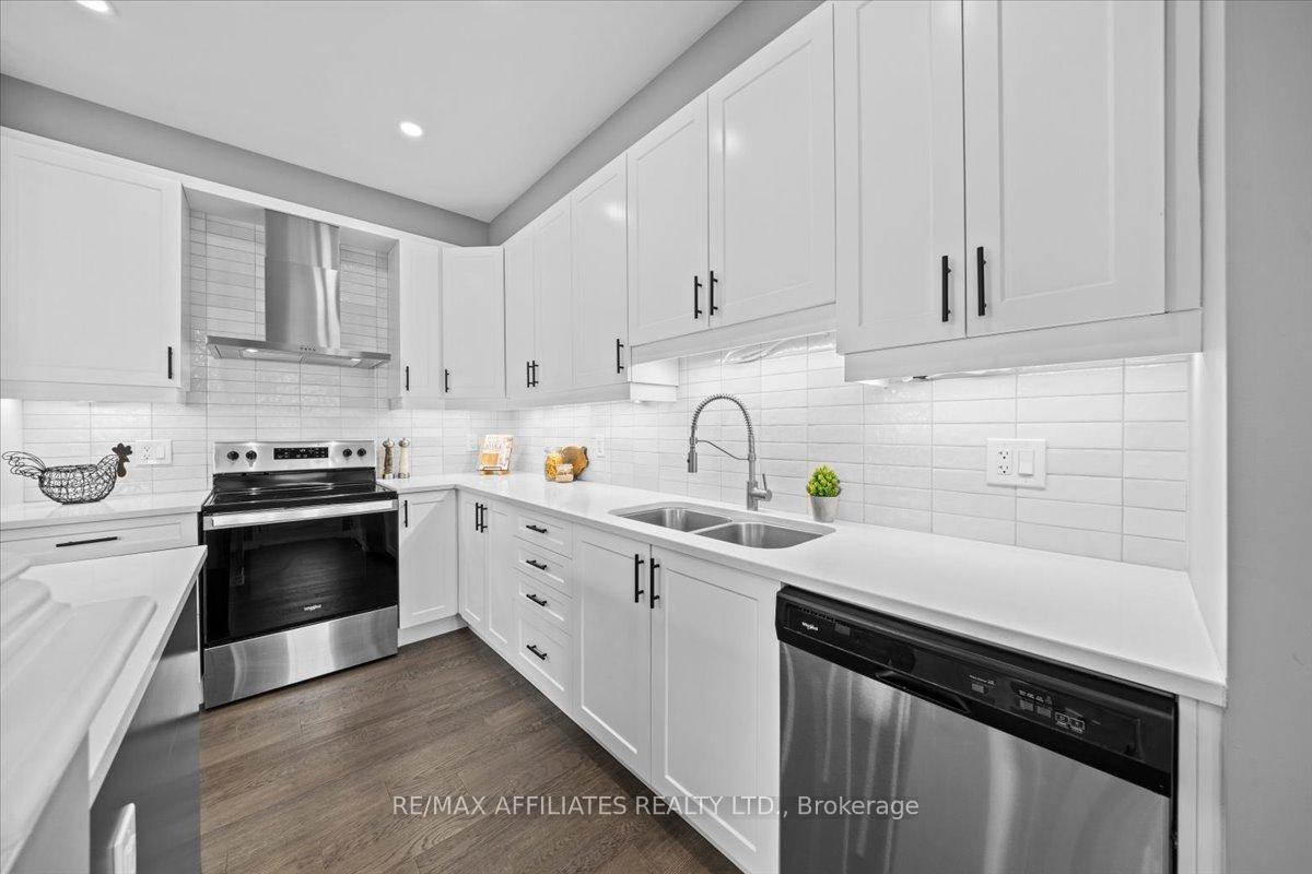Photo 11 of 753 Brittanic Road, Ottawa, Kanata - Emerald Meadows/Trailwest — HOMEH