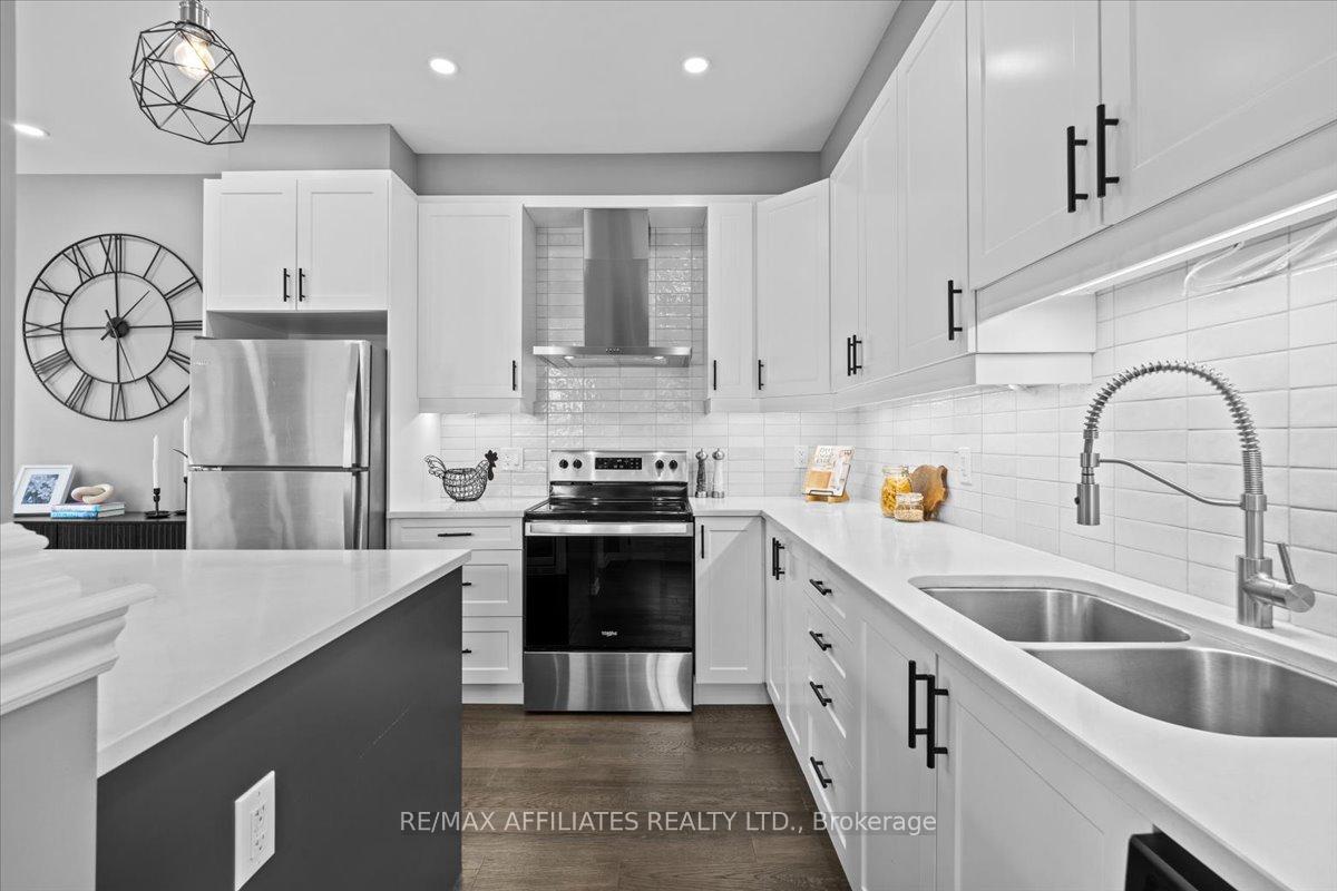 Photo 12 of 753 Brittanic Road, Ottawa, Kanata - Emerald Meadows/Trailwest — HOMEH