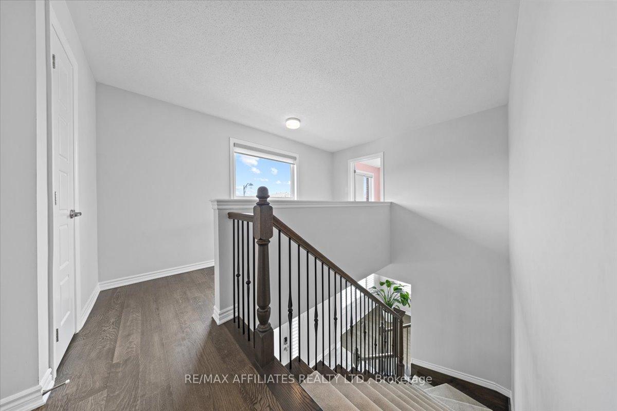 Photo 19 of 753 Brittanic Road, Ottawa, Kanata - Emerald Meadows/Trailwest — HOMEH